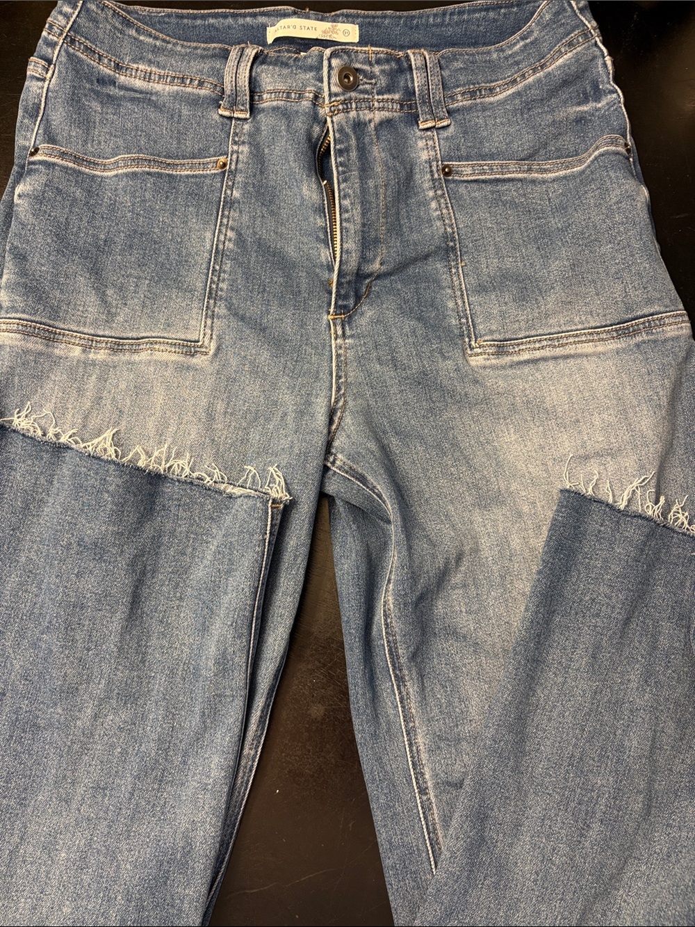 Altar'd State women’s 31 Light Blue Relaxed Jeans frayed hems